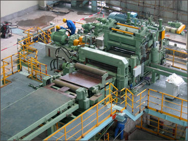 寶鋼不銹帶鋼工程新里程碑 平整機牌坊精準安裝就位，助力高端不銹鋼生產